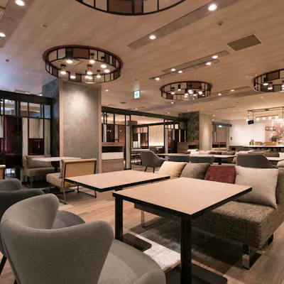 ゆったり過ごせるカジュアルながらもモダンな空間