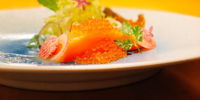 【地産地消少量多皿おまかせランチコース】（カウンター席）