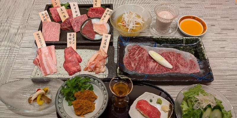 【忘新年会コース】特選和牛とろ寿司、希少部位の焼肉など＋2時間飲み放題付き