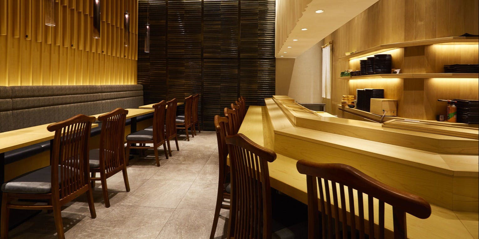 SUSHI TOKYO TEN、 新宿店（スシ トウキョウ テン）