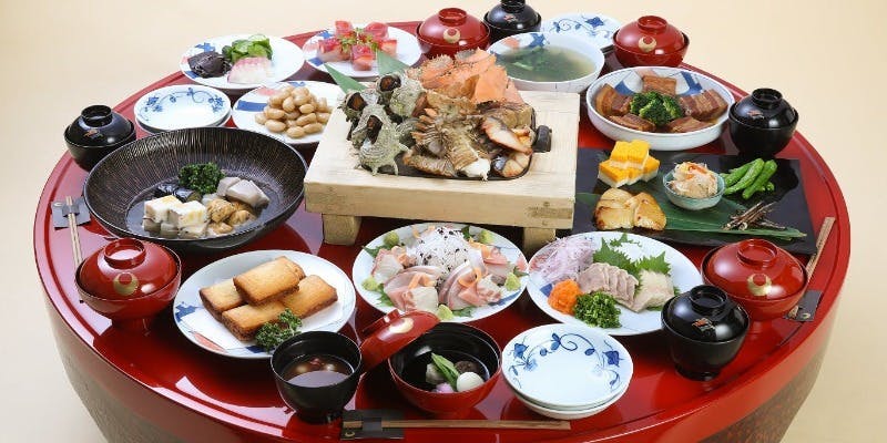 長崎卓袱浜勝 【卓袱カピタンコース】「対馬の浜焼き」が付いた全14品のコース ランチ プラ …
