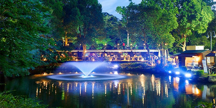 Garden q 成田ビューホテル 屋根付きエリア ガーデンbbq 雨の日でも安心 食べ放題 飲み放題のバーベキューを堪能 日 木 ディナー プラン メニュー 一休 Comレストラン