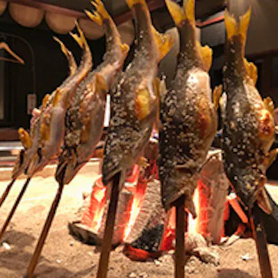 炭火で丁寧に炙った”天然鮎”