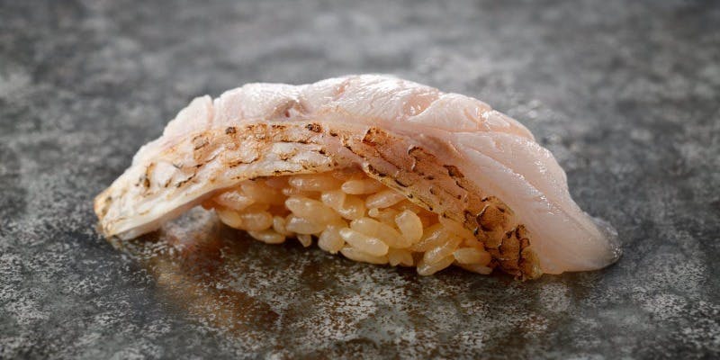 ランチ限定【つぼみ】津本式究極の血抜きを施した熟成鮨やとろ、うにを含むコスパ最強の全22種