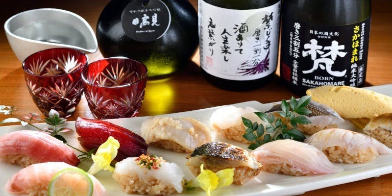 【花園】津本式究極の血抜きを施した熟成鮨やとろ、鮑、うにを含む全25種