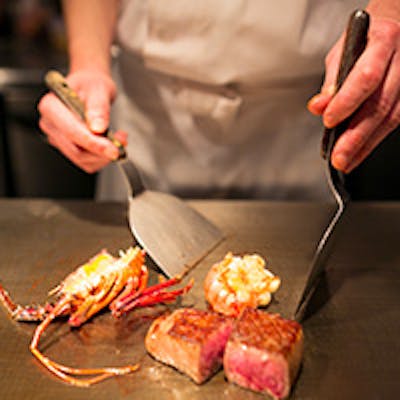 【鉄板会席】豪華な厳選食材や季節野菜を鉄板焼きでおもてなし