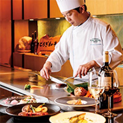 カウンター席だからこそ味わえる音まで美味しく五感で楽しむ鉄板焼