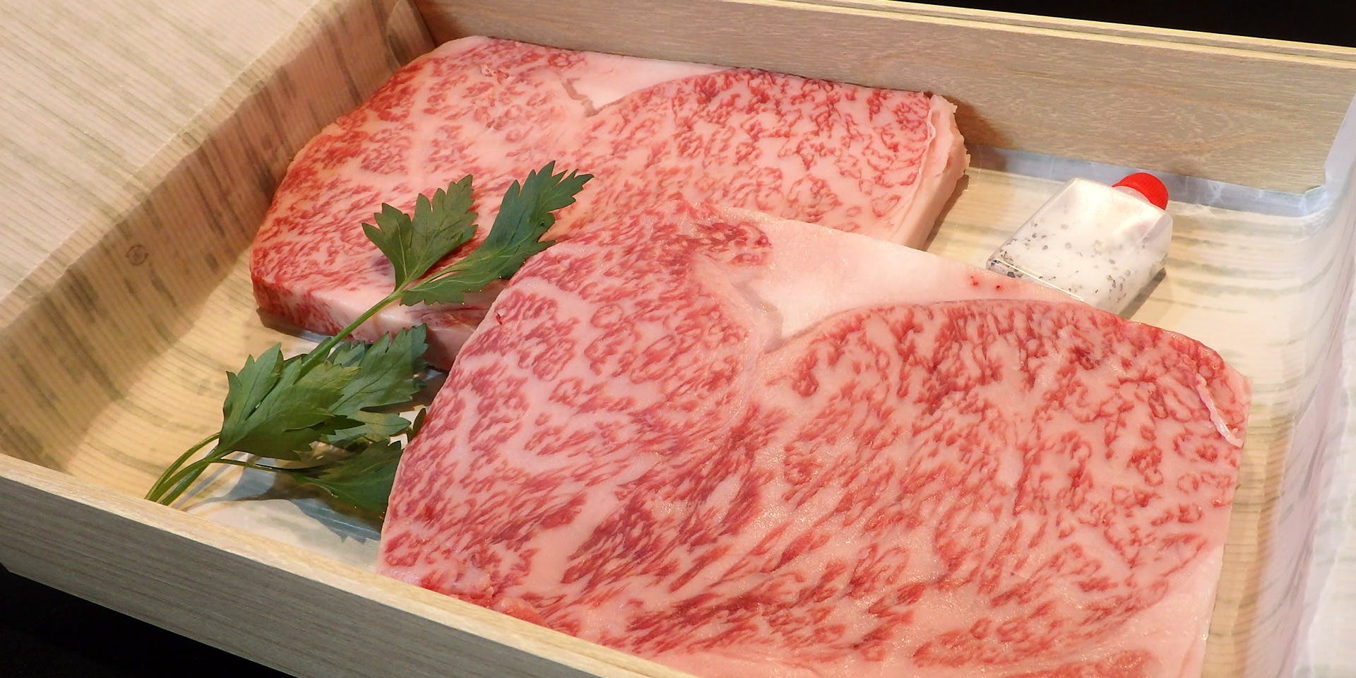 近江うし焼肉 にくTATSU 銀座店