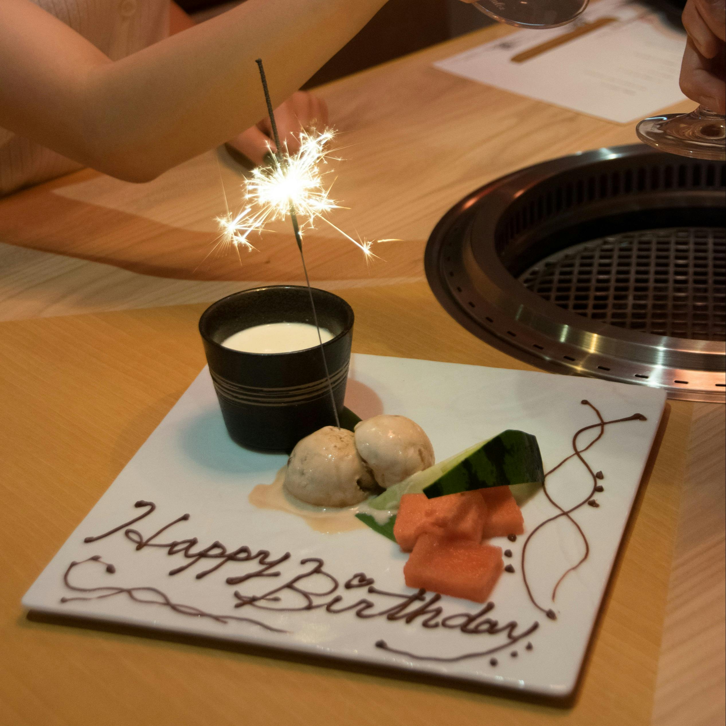 近江うし焼肉 にくtatsu銀座店 銀座店限定 近江銀座コース 厳選近江うし厚切りステーキ全11品 乾杯ノンアルスパとメッセージプレート ディナー プラン メニュー 一休 Comレストラン