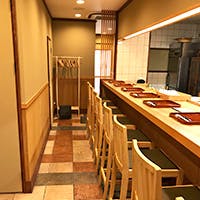 正統派の割烹を肩肘張らず落ち着いた空間で