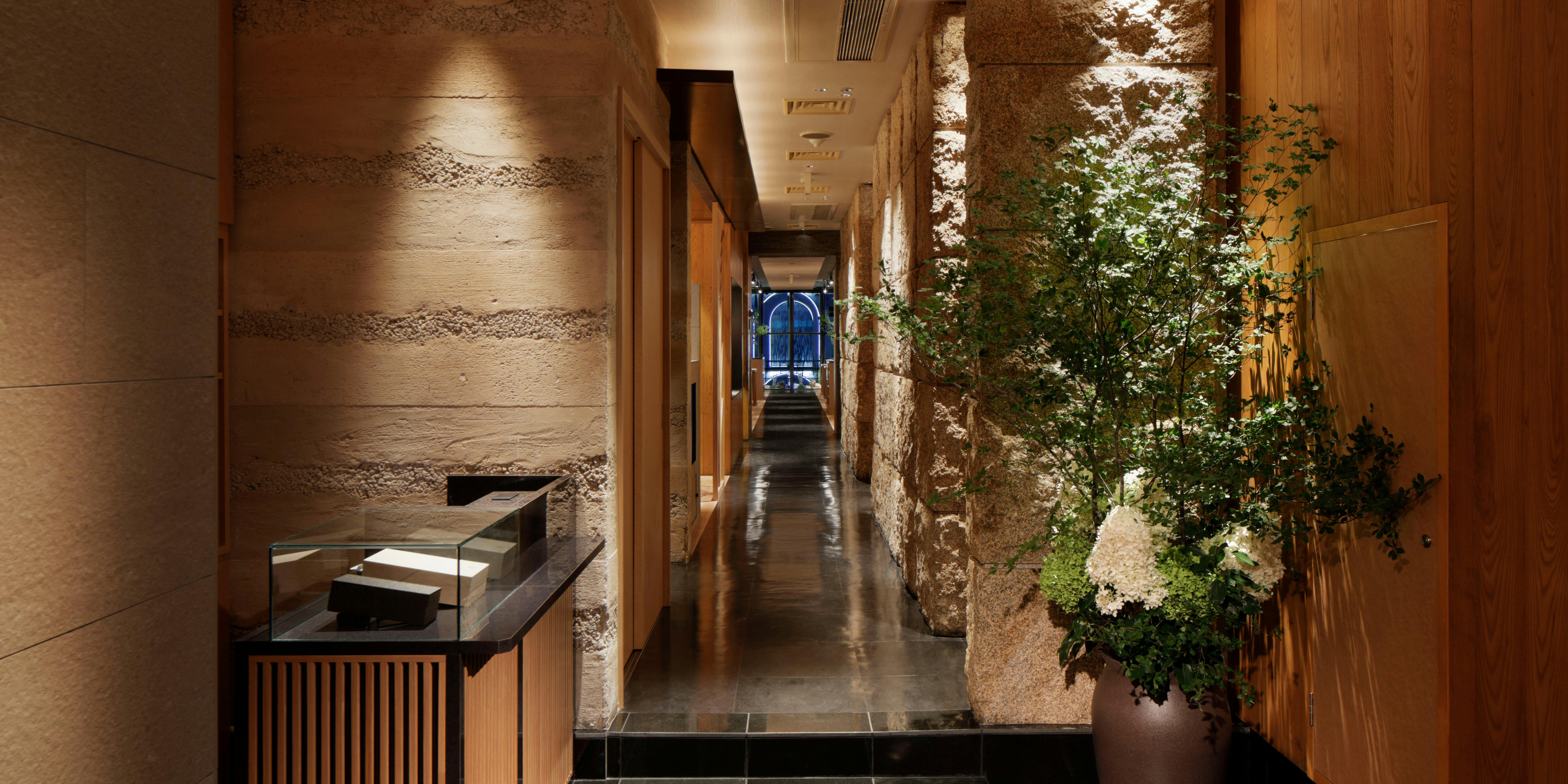 六丁目 蟹みつ ロクチョウメ カニミツ 銀座 活蟹 懐石料理 一休 Comレストラン