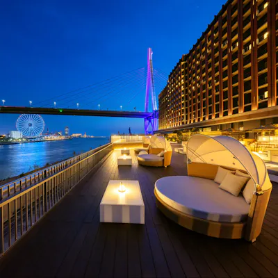 大阪ベイエリアの夜景を眺めながらのお食事もお楽しみいただけます!