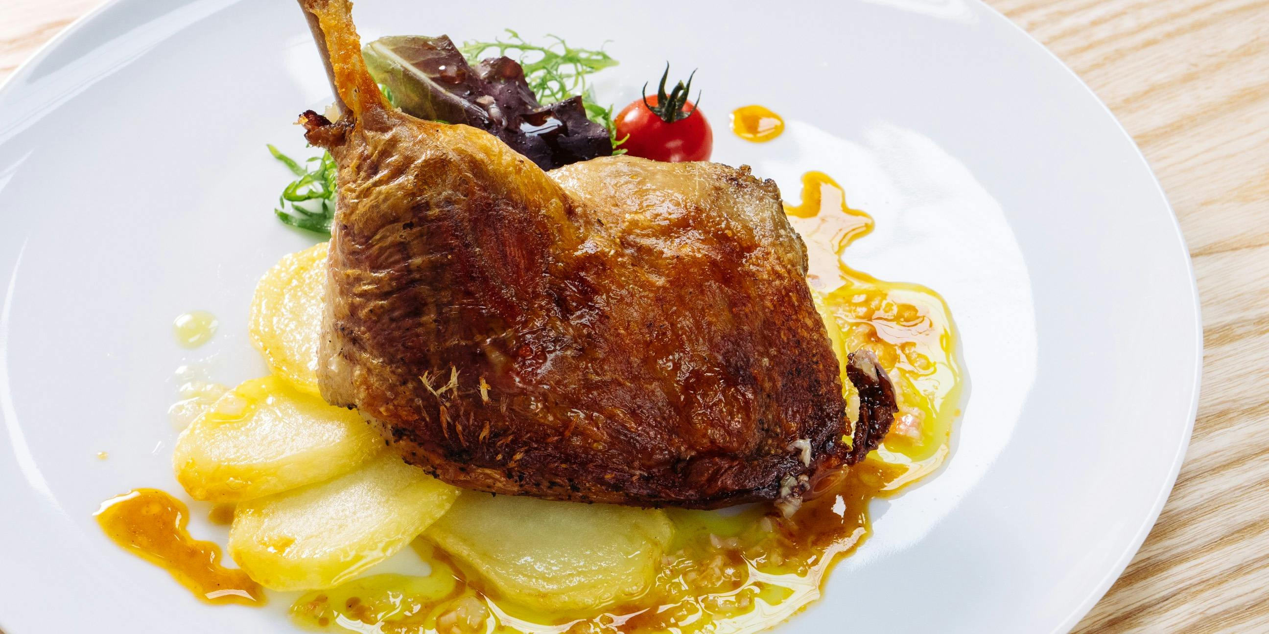 Bistro HiNGE Nakameguro（ビストロ ヒンジ ナカメグロ）