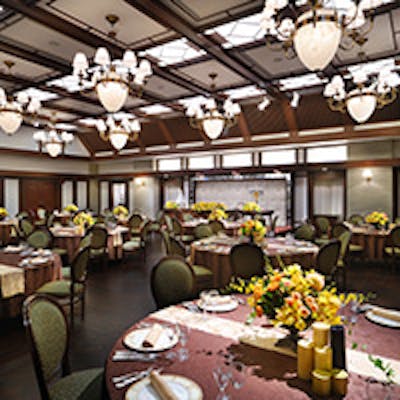 アンティークの品々と、プラハの息づかいを随所にとりいれ