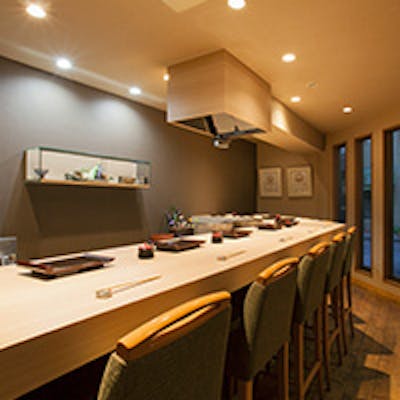 住宅街に佇む木造造りの静かな雰囲気