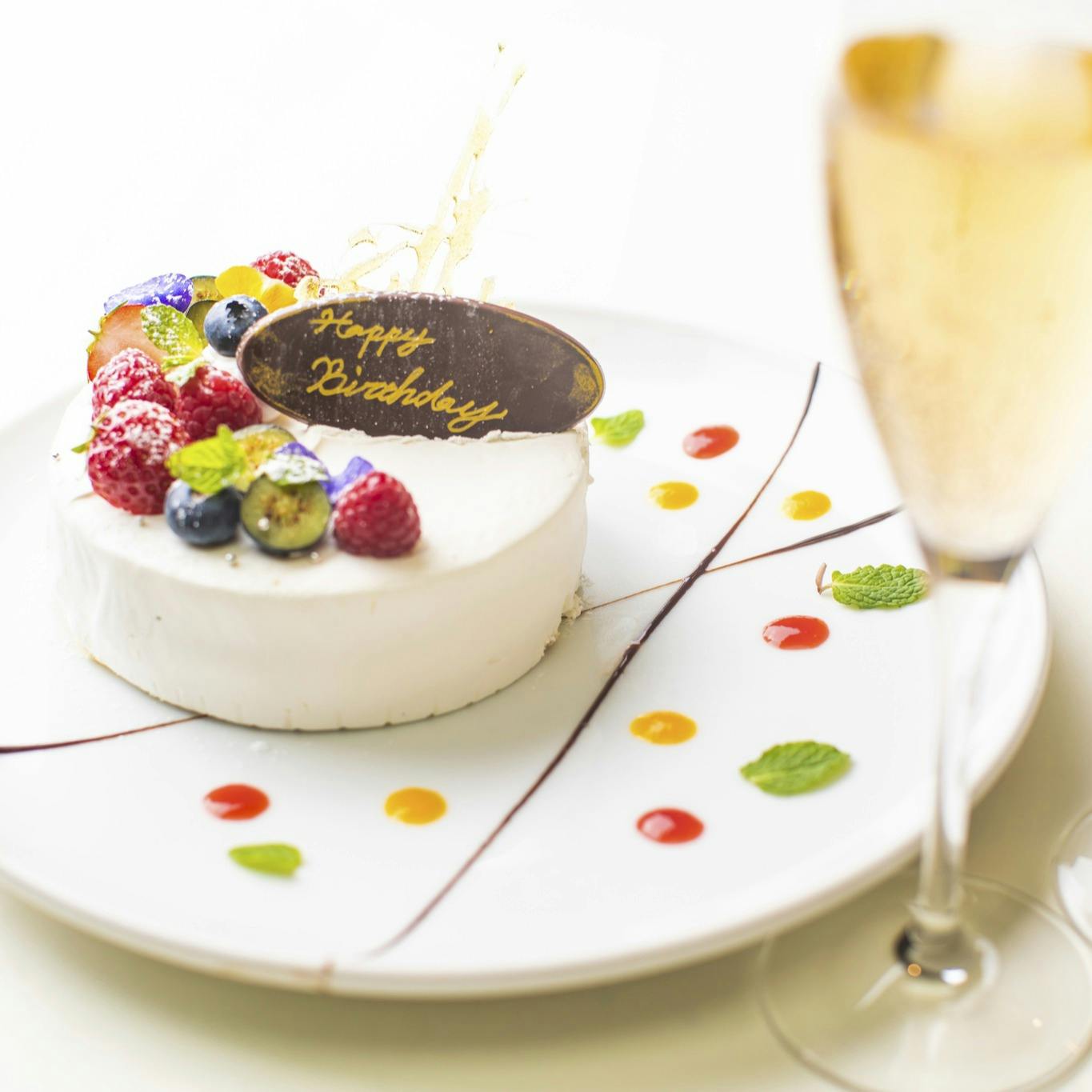 蒸し屋清郎 渋谷 お祝いプラン ホールケーキ付き 黒毛和牛のすきやきなど 乾杯酒 3時間飲み放題 ホールケーキ付 ディナー プラン メニュー 一休 Comレストラン