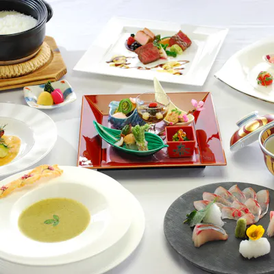 和食も洋食もどちらも食べたいというお客様にオススメの「和洋折衷コース」