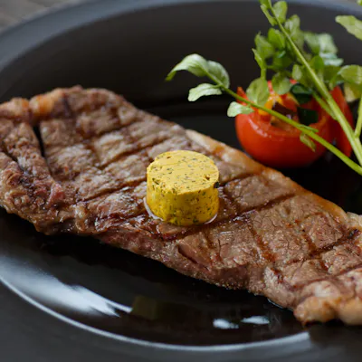 旬を味わう「和食会席」と見た目も華やかな「洋食コース」