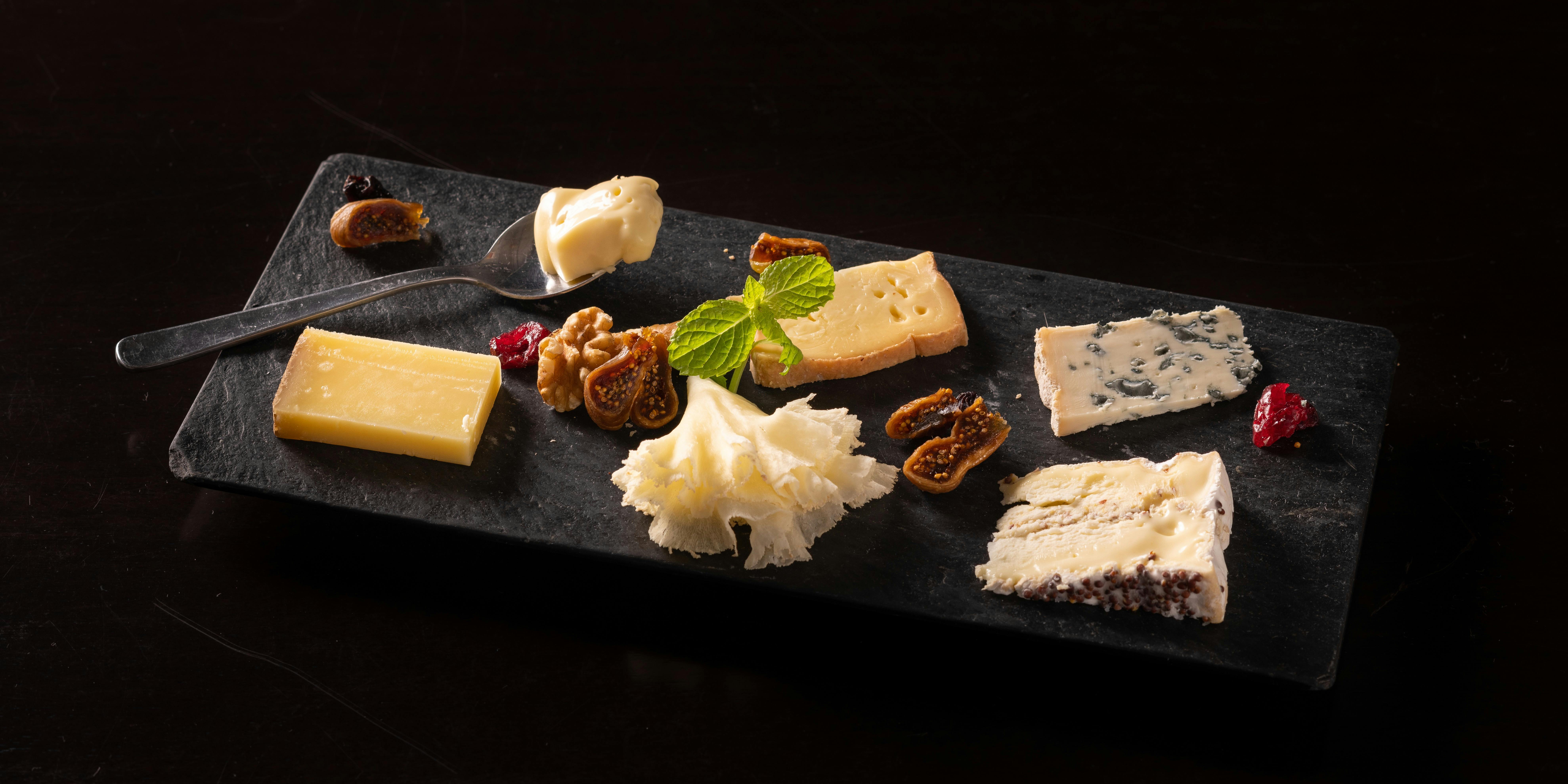 GRAPES OMOTESANDO CHEESE & CHOCOLATE