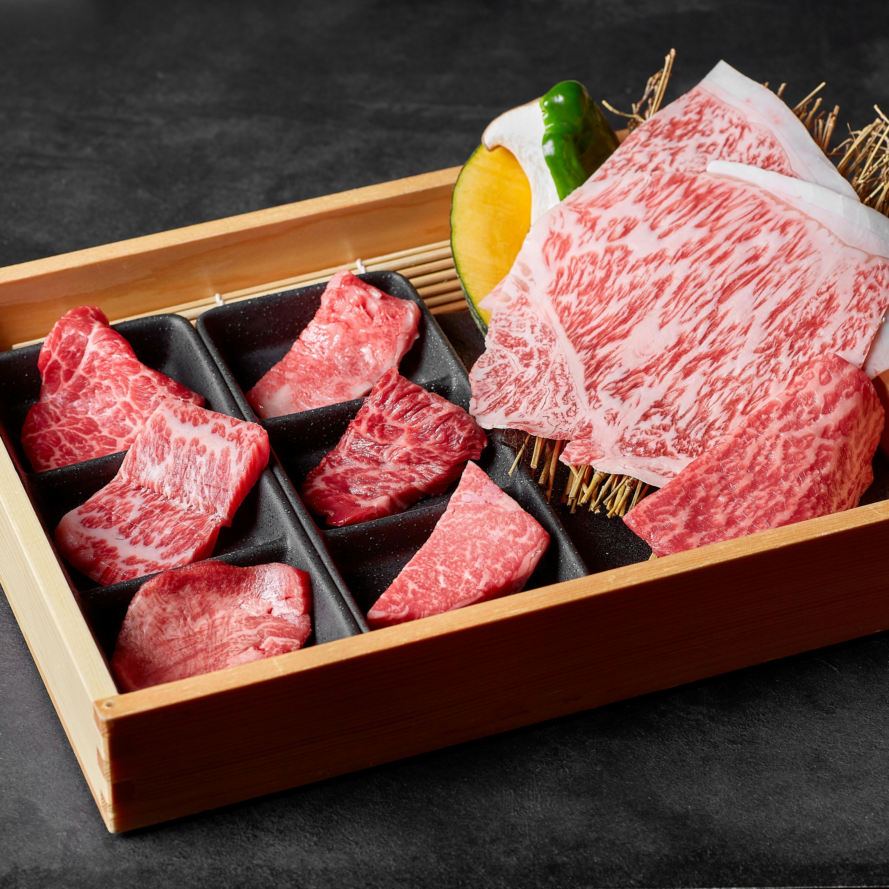 Moreish 中目黒店 Moreish Box Premium 上タンや上ハラミが入った赤身中心のお肉のみの肉箱 ディナー プラン メニュー 一休 Comレストラン