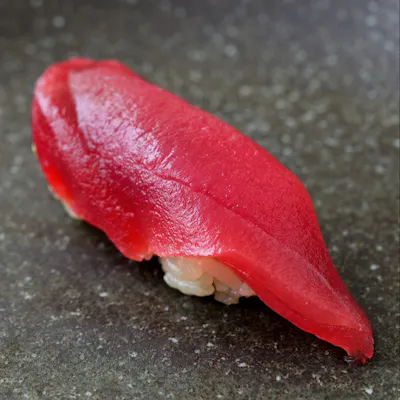 こだわりの天然魚使用のネタと香り豊かな上質なお酢を含んだシャリの融合