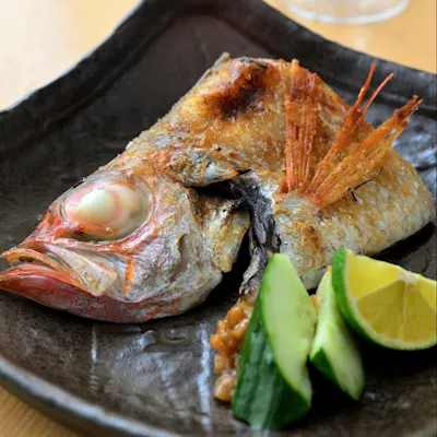明石の昼網で穫れた当日仕入れる店主厳選の天然魚の数々