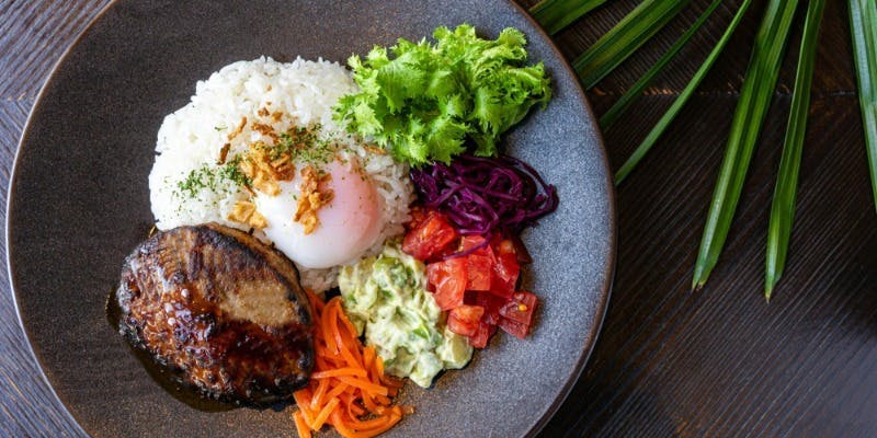 【ランチハワイアンテーブルシェア】ロコモコなどを楽しむ全5品＋乾杯酒＆ドリンクバー（平日限定）