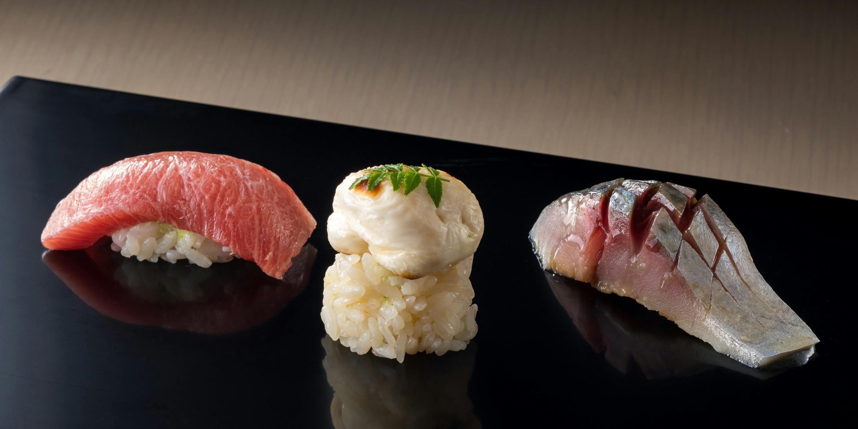 やま中・本店　鮨と日本料理　（やまなか）