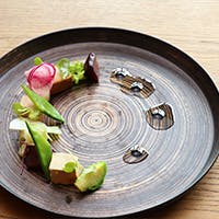 概念にとらわれない、地産地消のお料理