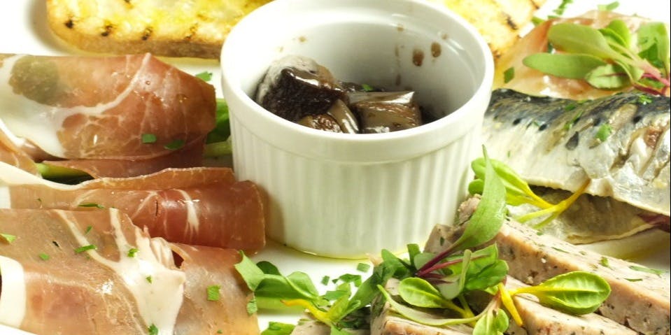 ワイン食堂 ホオバール 池袋西口店