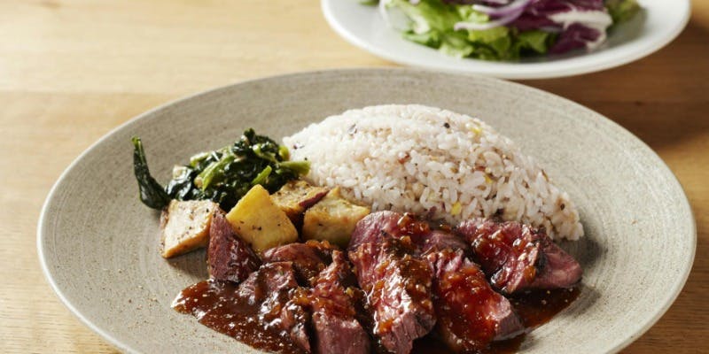 【ランチ　ビーフランチセット】ミニサラダ＋週替わりのビーフランチ＋食後のコーヒー