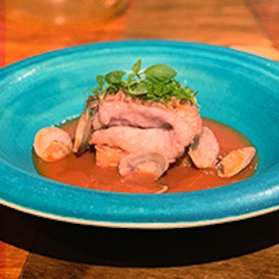 魚介の旨味が凝縮された当店名物「ズッパ・ディ・ペッシェ」