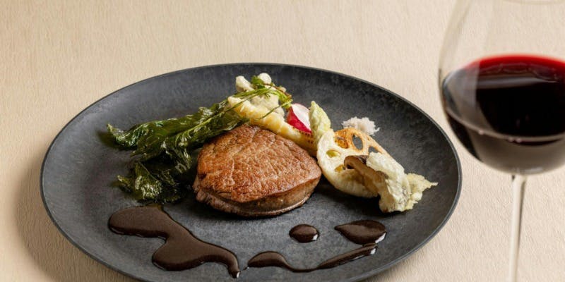 【お正月ディナー】牛フィレのグリルや紅ずわい蟹、トリュフのリゾットなど贅沢な全6品