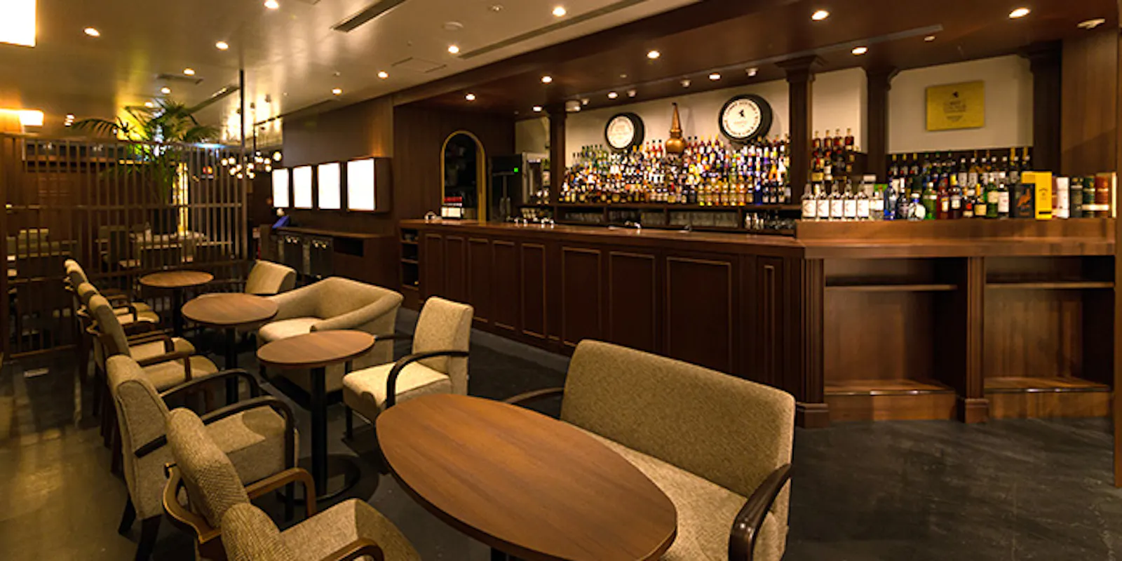 LOBBY LOUNGE 東京 HIBIYA BARの店内
