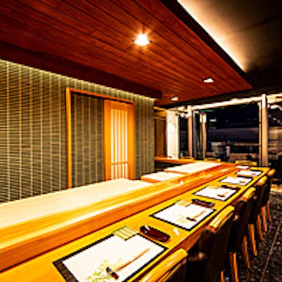 和の落ち着きのある個室空間