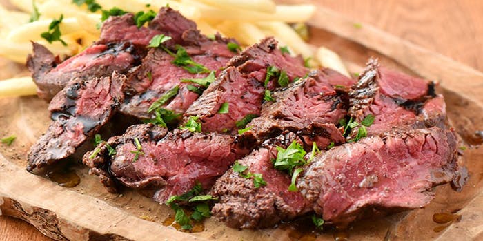 屋根裏のパリ食堂