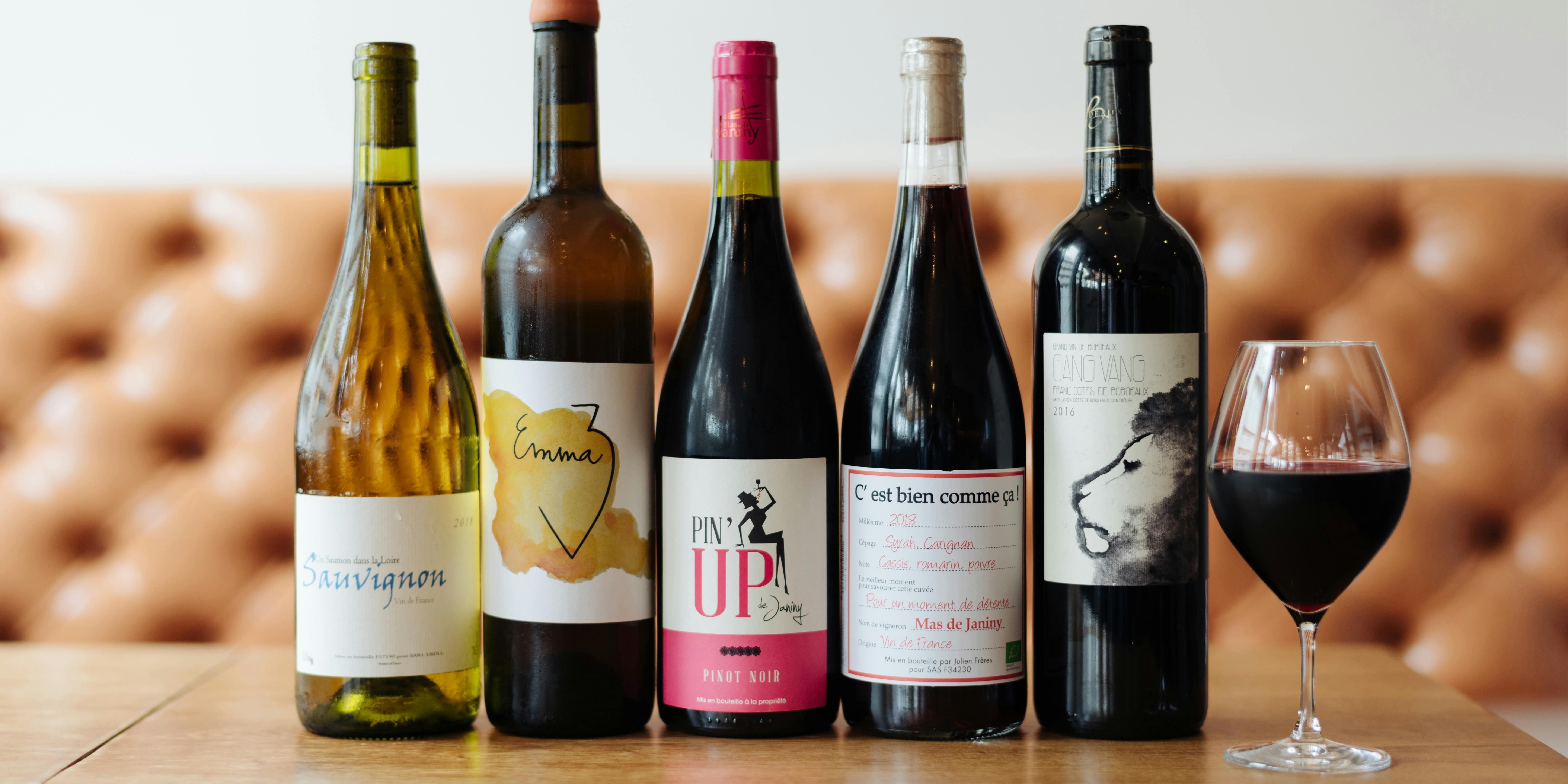 屋根裏のパリ食堂