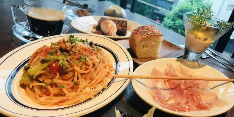 選べるパスタorピザ＆メインなど全6皿平日限定＋デザート＆カフェ