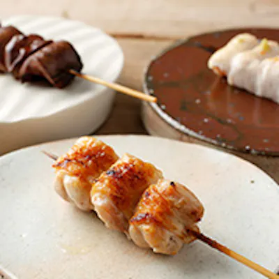 炭火で丁寧に焼き上げる至極の串焼き