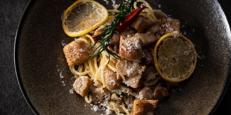 【淡路どりとレモンのコンフィとポルチーニ茸のペペロンチーノ】＋ミニブッフェ付（90分制）