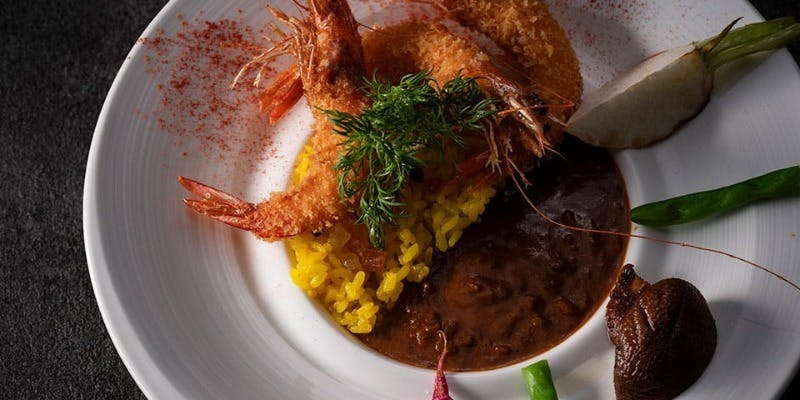 【天使の海老フライを添えたアメリケーヌカレー】＋ミニブッフェ付（90分制）