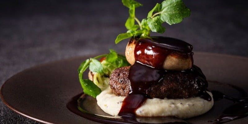 Seasonal Menu【フォアグラのポワレを添えたビーフハンバーグ】＋ミニブッフェ付（90分制）