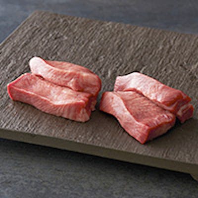 こだわりの名物トラジの「生タン」