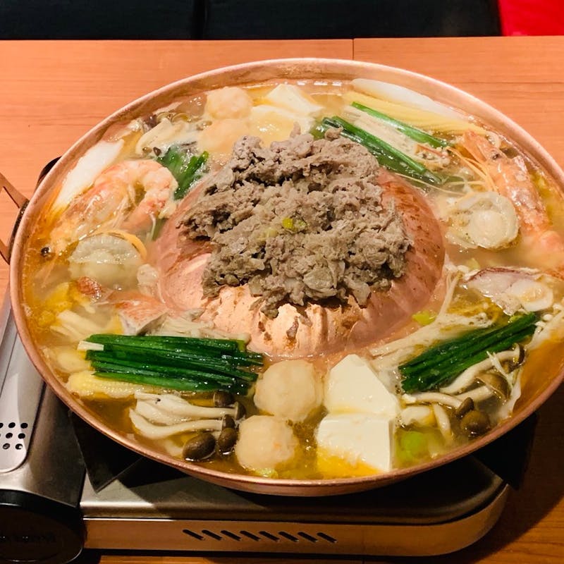 【上豚肉焼鍋コース】台湾発祥の銅鍋で作る上豚肉焼鍋、〆、デザートなど全5品＋120分飲み放題