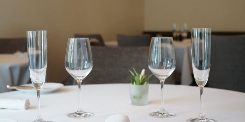 ランチ【Le Menu Surprise】前菜2品、鮮魚料理、お肉料理、デザートなど全8品