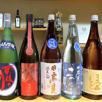 日本酒ソムリエの女将が揃える、全国から集めた常時60種以上の厳選日本酒