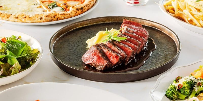 【デラックス黒毛和牛コース】黒毛和牛のグリル、マルゲリータ、前菜4種、季節のパスタ等＋1ドリンク