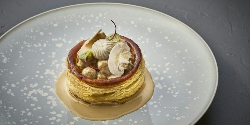 LUNCH Generations ｜ 6品　次世代の感性を織交えた季節のコース＋キャビア付 Beluga10g＆Kristal 10g