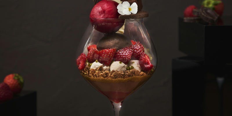 チョコレートとベリーのパフェ＋1ドリンク付き（平日限定（11/1～12/31））