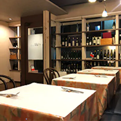 町屋をリノベーションしたオシャレな店内